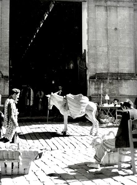 Archivo:Mercado de la Corredera. 1941. Erika Groth.jpg