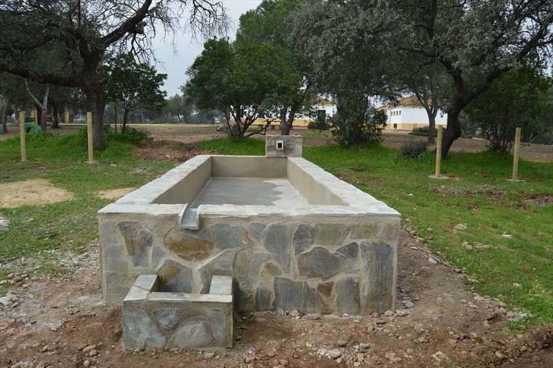 Archivo:Abrevadero Paraje Los Arroyones.jpg