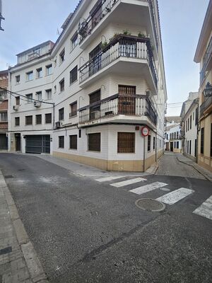 Calle Pérez de Castro con calle Montemayor.jpg