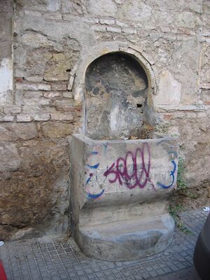 Fuente de la Calle Carbonell y Morand.jpg