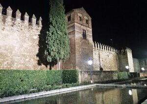Córdoba Muralla Puerta de Sevilla.jpg