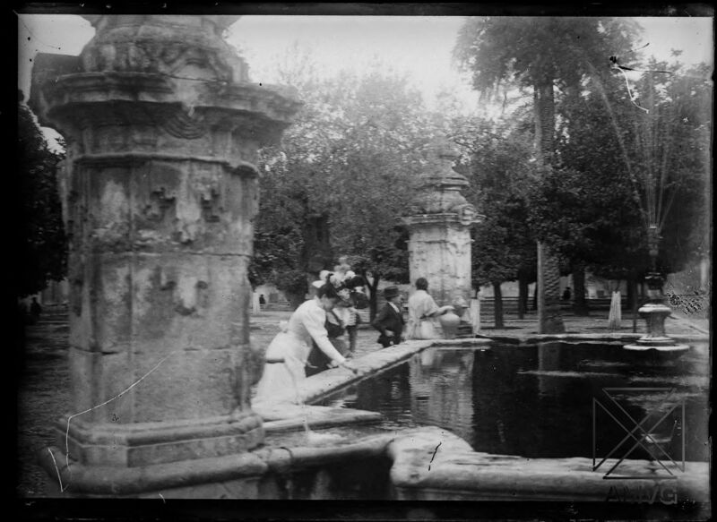 Archivo:Fuente de Santa María (1899) Salvador Aspiazu.jpg
