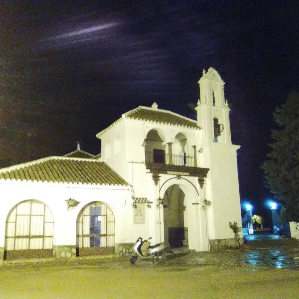 Archivo:Exterior-de-la-ermita (1).jpg