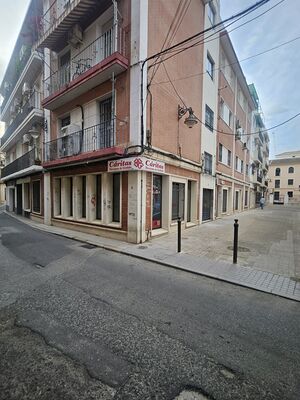 Sede de Cáritas. Calle Pérez de Castro.jpg