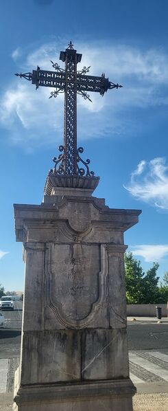 Archivo:Cruz del Rastro (2024).jpg