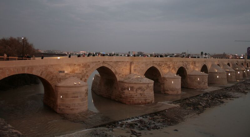 Archivo:Puente Romano al atardecer (2008).jpg