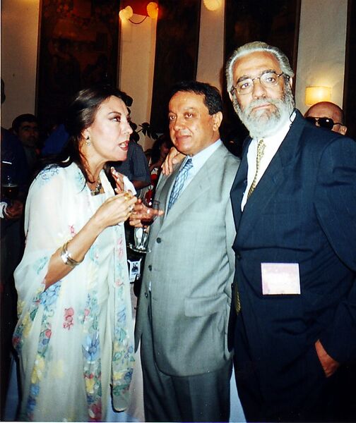 Archivo:Fiambreras de Plata 2001- La bailaora y coreógrafa Blanca del Rey, homenajeada. La acompañan Francisco del Cid y Luís Fernández, secretario general del Ateneo de Córdoba..jpg
