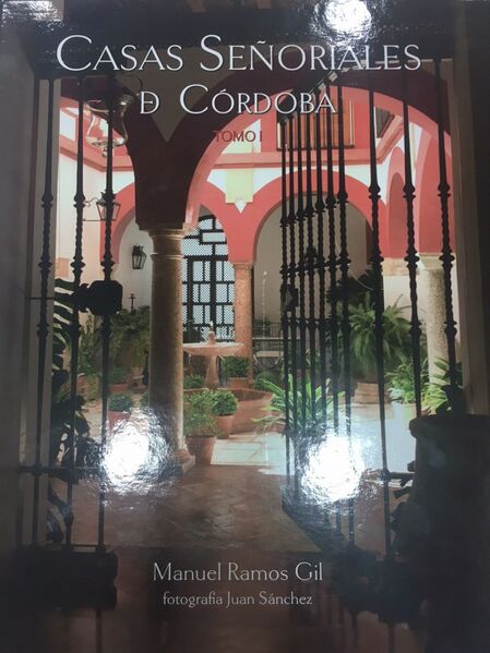 Archivo:Portada de Casas señoriales de Córdoba, de Manuel Ramos Gil.jpg