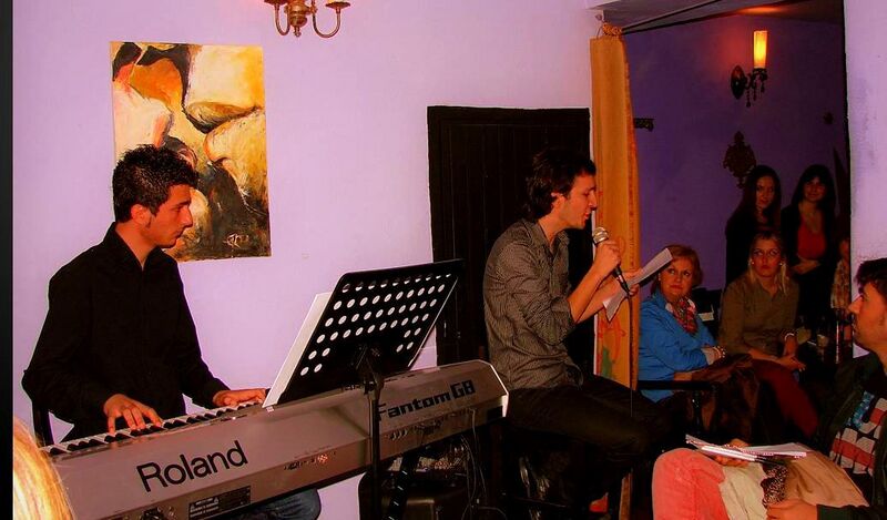 Archivo:Oculto café.jpg