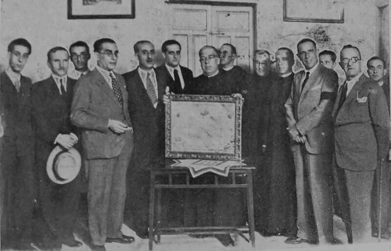 Archivo:Entrega de placa al sacerdote Carlos Romero Berral (1935).JPG