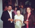 Cristobal Domínguez, miembro del Jurado de las Fiambreras de Plata 2007, y su señora con la pintora Hisae Yanase, en el centro, homenajeada