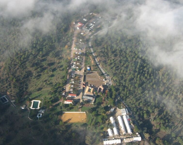 Archivo:Camping Puente Nuevo (vista aérea).jpg