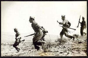 Ofensiva de Córdoba. Avanzadilla de soldados republicanos (1936).jpg