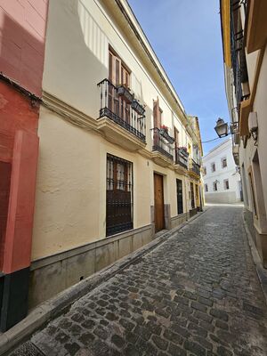 Calle Buen Pastor, numero 8.jpg