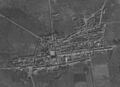 Años 1945-1946. Aún se observa el antiguo cementerio en pie cerca de la localidad, aún cuando en 1944 se terminó el nuevo.