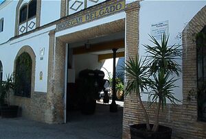 Puerta Bodegas Delgado.jpg
